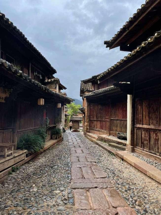 救援跳绳女孩