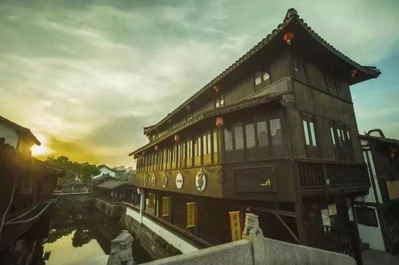 逃离违建房屋9